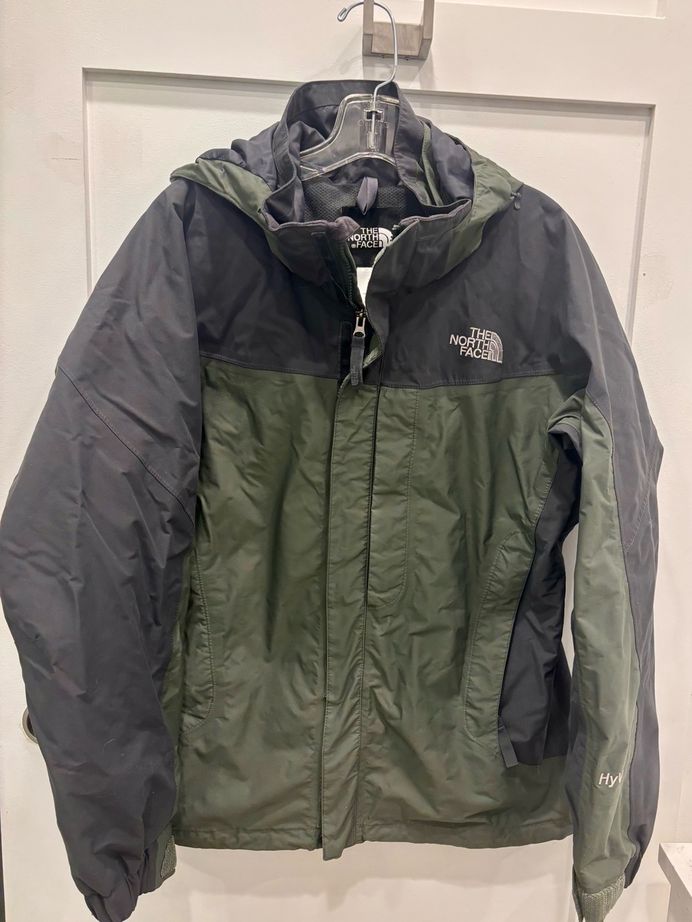 The North Face Men's Olive Green & Black Hooded Puffer Jacket